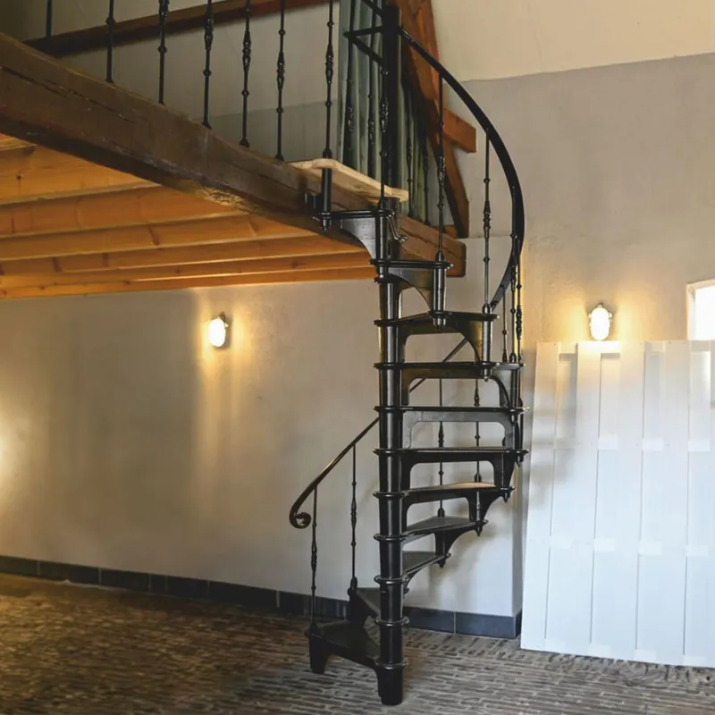 Schneller Versand Casa Padrino Gusseisen Wendeltreppe mit Geländer linke Seite Schwarz H. 300 cm - Rustikale Spiraltreppe