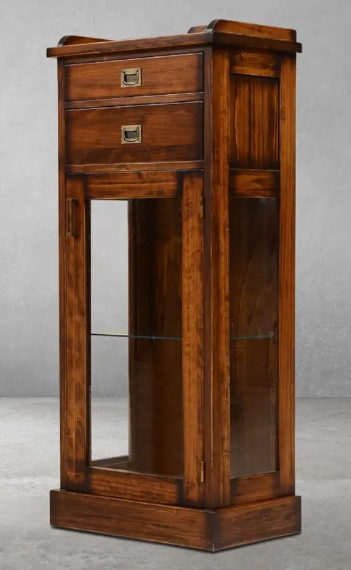 Casa Padrino Luxus Vintage Stil Vitrine Braun / Messing 58,5 x 37 x H. 137 cm - Massivholz Vitrinenschrank mit 2 Schubladen und Tür - Massivholz Möbel - Vintage Stil Möbel - Luxus Möbel Top-Seller