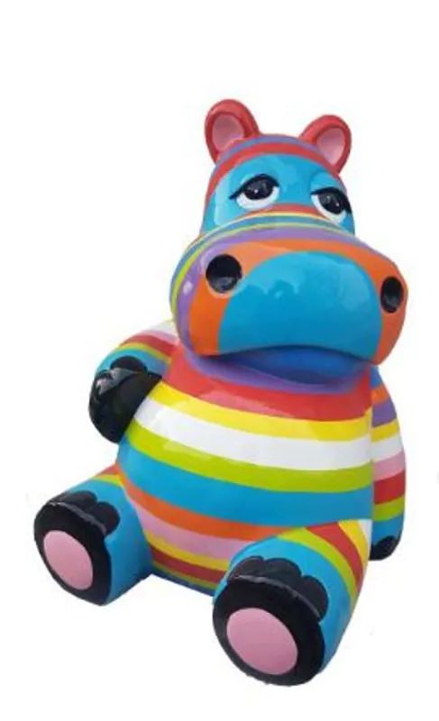 Casa Padrino Designer Deko Skulptur Sitzendes Nilpferd Mehrfarbig Gestreift H. 48 cm - Wetterbeständige Dekofigur - Wohnzimmer Deko - Garten Deko - Terrassen Deko Jetzt Bestellen