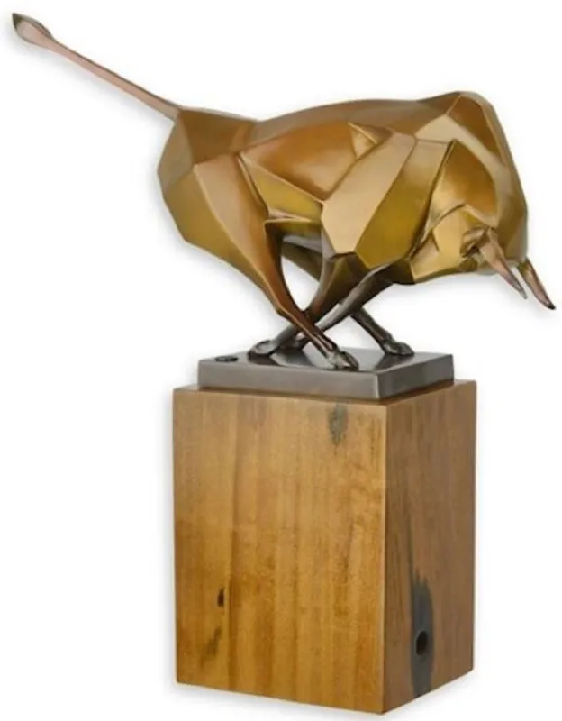 Preis Gesenkt Casa Padrino Designer Bronzefigur Stier Bronze / Gold / Braun 43,5 x 12,9 x H. 44,5 cm - Bronze Skulptur mit Holzsockel - Wohnzimmer Deko - Schreibtisch Deko - Elegante Dekofigur