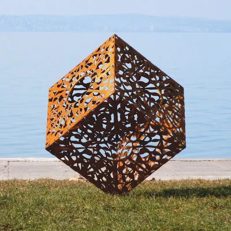 Casa Padrino Luxus Garten Deko Stahl Skulptur Würfel Rost H. 86 cm - Metall Skulpturen Nur Für Kurze Zeit