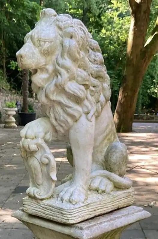 Angebot Casa Padrino Barock Garten Deko Skulptur Löwe Weiß 28 x 45 x H. 72 cm - Prunkvolle Garten Deko Figur - Barock Garten & Terrassen Deko Accessoires
