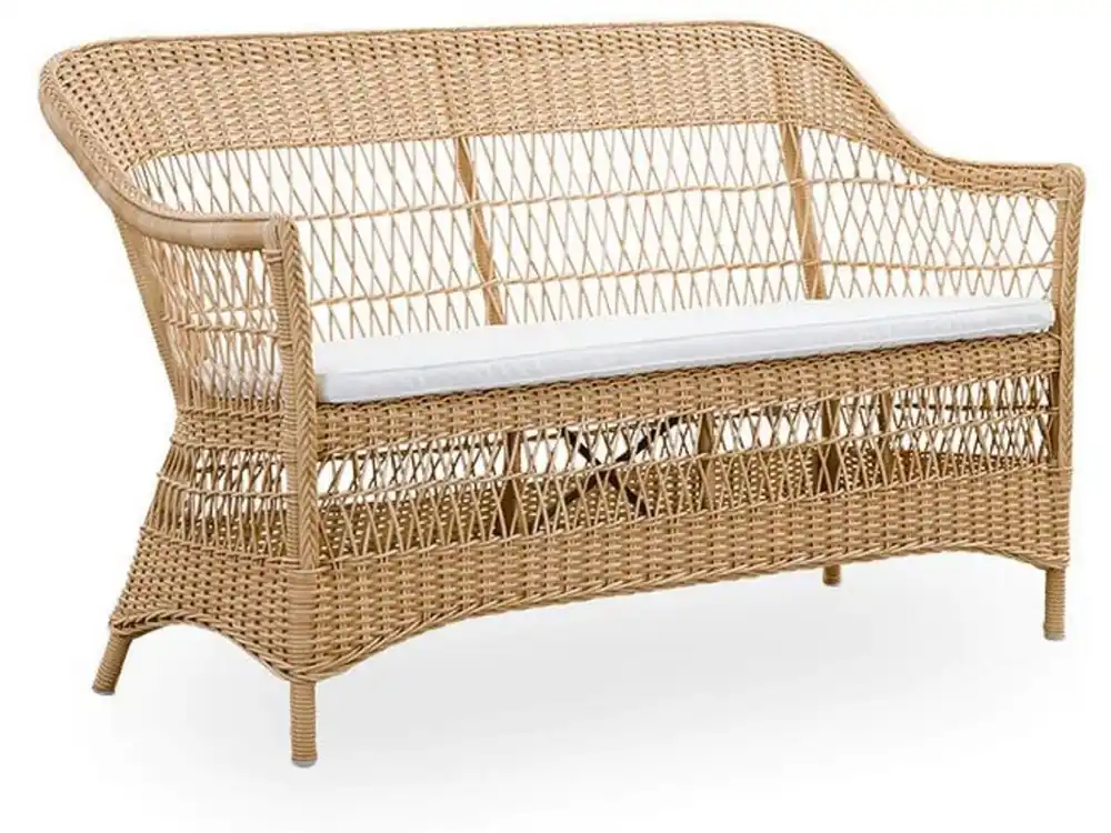 Casa Padrino Luxus Gartensofa mit Sitzkissen Naturfarben / Weiß 134 x 66 x H. 86 cm - Wetterbeständiges Garten & Terrassen Sofa - Garten & Terrassen Möbel - Luxus Qualität Wochenendangebot