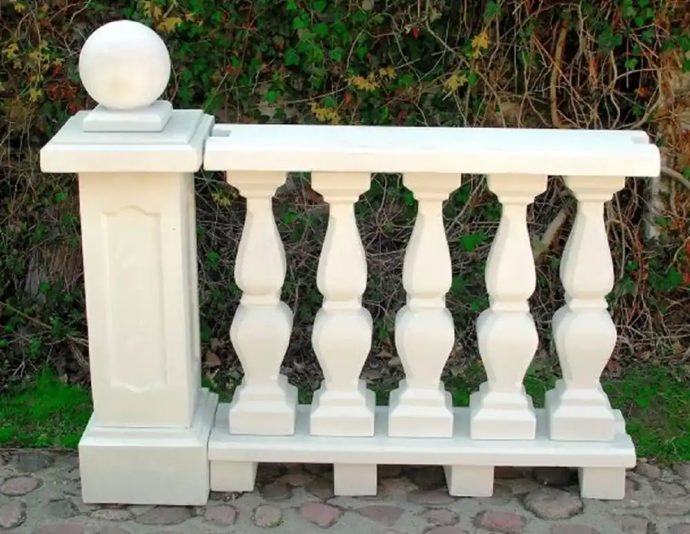 Casa Padrino Jugendstil Balustrade mit Säule und dekorativer Kugel Weiß 133 x 33 x H. 110 cm - Massives Stein Geländer aus feinstem Beton - Prunkvolle Terrassen Deko Rabatt