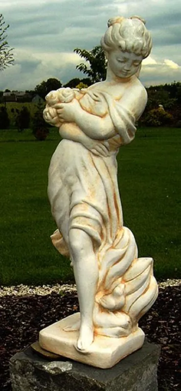 Jetzt Bestellen Casa Padrino Jugendstil Gartendeko Skulptur Mädchen mit Blumenstrauß Sandfarben / Beige H. 121 cm - Garten & Terrassen Deko Accessoires