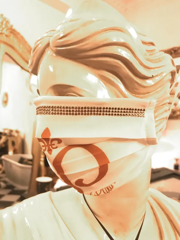 Preisreduziert Casa Padrino Bling Bling Maske Weiß / Gold - CP Maske mit goldenen Glitzersteinen