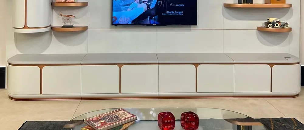 Zertifiziert Casa Padrino Luxus TV Sideboard Weiß / Grau / Kupfer 400 cm - Wohnzimmer & Hotel Möbel