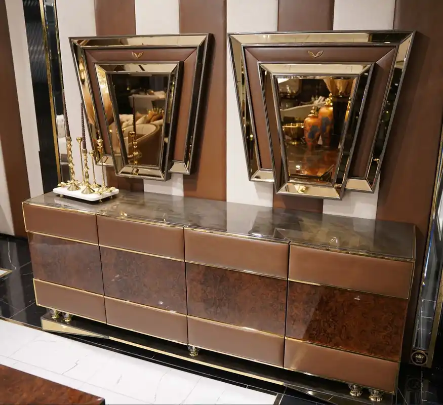 Casa Padrino Luxus Möbel Set Braun / Grau / Gold - 1 Luxus Sideboard mit 4 Türen & 2 Luxus Spiegel - Wohnzimmer Möbel - Luxus Möbel - Luxus Einrichtung - Wohnzimmer Einrichtung - Luxus Qualität Original
