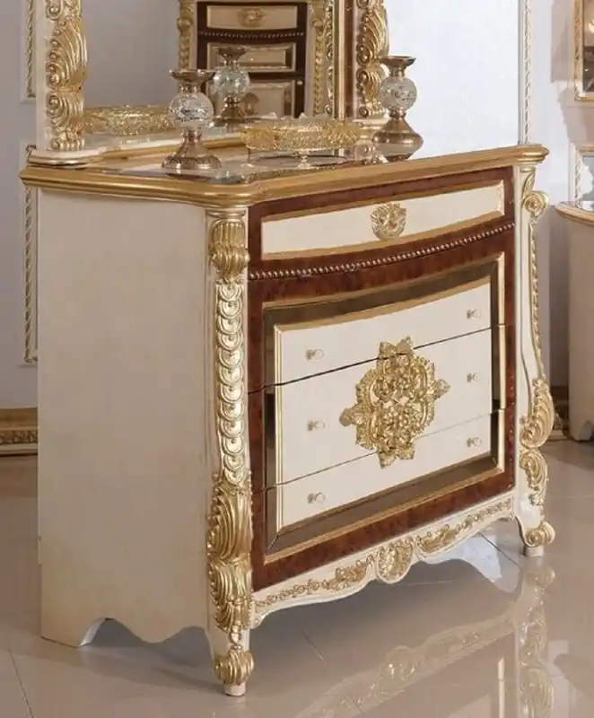 Casa Padrino Luxus Barock Kommode Weiß / Beige / Braun / Gold - Handgefertigte Barockstil Kommode mit 4 Schubladen - Luxus Schlafzimmer Möbel im Barockstil - Barock Schlafzimmer Möbel Ausverkauf