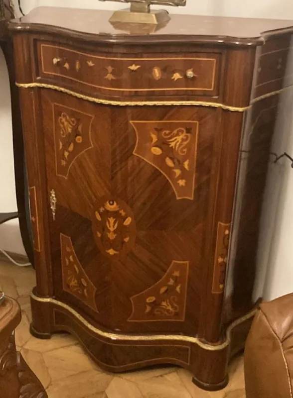 Casa Padrino Barock Kommode mit Schublade und Tür Braun Intarsien / Gold - Handgefertigter Massivholz Schrank im Barockstil - Möbel im Barockstil - Barock Möbel - Barock Einrichtung Aktuell