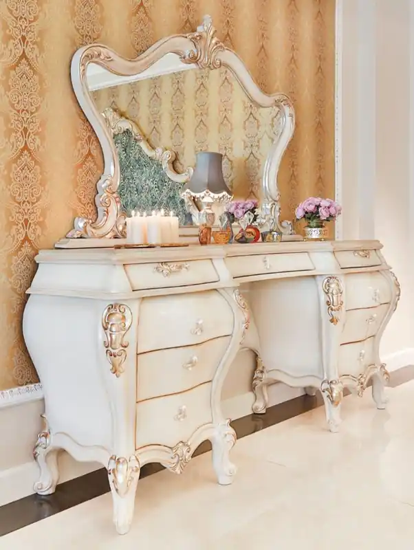 Ausverkauf Casa Padrino Luxus Barock Schlafzimmer Set Weiß / Creme / Gold - 1 Schminkkommode & 1 Spiegel - Prunkvolle Schlafzimmer Möbel im Barockstil - Luxus Qualität