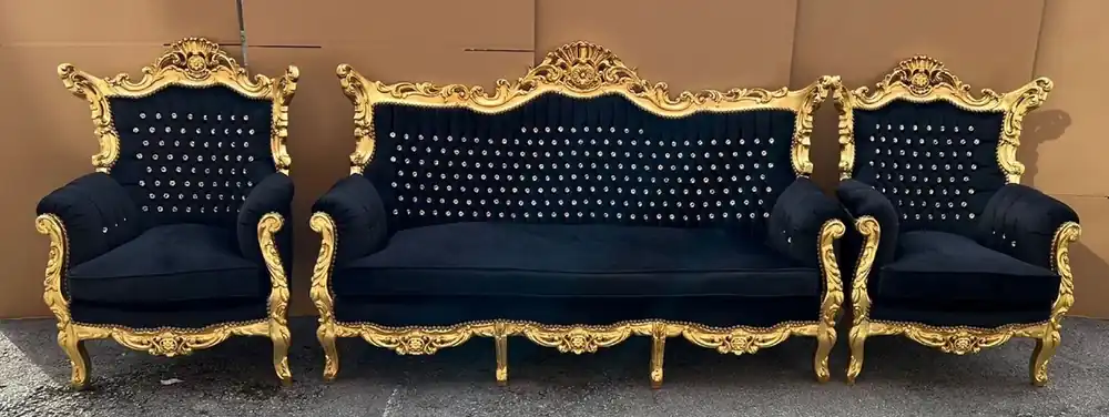 Casa Padrino Barock Wohnzimmer Set Schwarz / Gold - 1 Barock Sofa & 2 Barock Sessel - Barock Möbel - Barock Wohnzimmer Einrichtung - Wohnzimmer Möbel im Barockstil Heißes Angebot