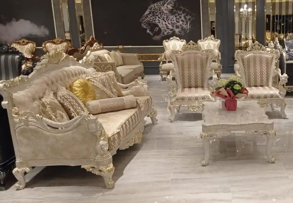 Must-Have Casa Padrino Luxus Barock Wohnzimmer Set Grau / Gold - 2 Barock Sofas mit Muster & 2 Barock Sessel mit Muster & 1 Barock Couchtisch - Barock Wohnzimmer Möbel
