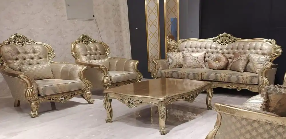 Casa Padrino Luxus Barock Wohnzimmer Set Gold / Grün / Gold - 2 Barock Sofas mit Muster & 2 Barock Sessel mit Muster & 1 Barock Couchtisch - Barock Wohnzimmer Möbel Preisreduziert