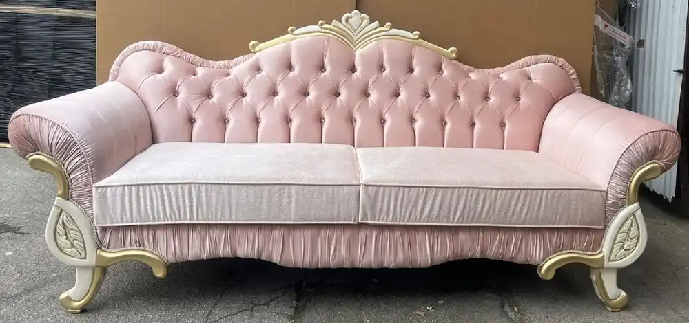 Casa Padrino Luxus Barock Sofa Rosa / Creme / Gold - Barockstil Wohnzimmer Sofa mit Glitzersteinen - Luxus Wohnzimmer Möbel im Barockstil - Barock Möbel - Barock Einrichtung Heißes Angebot