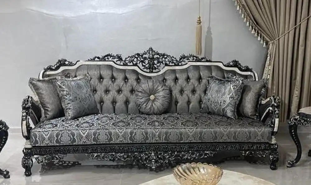 Casa Padrino Luxus Barock Sofa Silber / Weiß / Schwarz / Gold - Prunkvolles Wohnzimmer Sofa - Barockstil Wohnzimmer Möbel - Luxus Möbel im Barockstil - Edel & Prunkvoll Neuheit