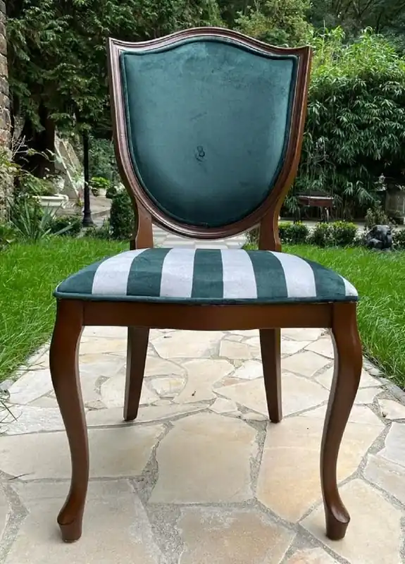 Im Trend Casa Padrino Luxus Art Deco Esszimmer Stuhl Grün / Weiß / Braun - Eleganter Massivholz Stuhl mit Streifen - Art Deco Esszimmer Möbel