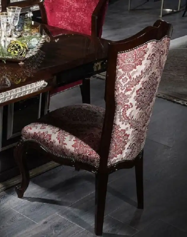 Casa Padrino Luxus Barock Esszimmerstuhl Beige / Bordeauxrot / Dunkelbraun / Silber - Handgefertigter Massivholz Küchenstuhl mit elegantem Muster - Prunkvolle Esszimmer Möbel im Barockstil Versand Am Gleichen Tag