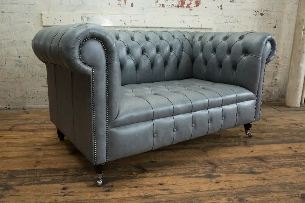 Sofa Chesterfield 2 Sitzer Couch Polster Sitz Textil Stoff Leder Couchen Sofas Premium
